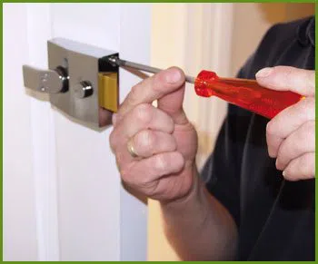Neighborhood Locksmith Services Johnston, RI 401-424-9804 - 10-lock-smiths