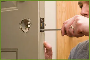 Neighborhood Locksmith Services Johnston, RI 401-424-9804 - 13-lock-replace