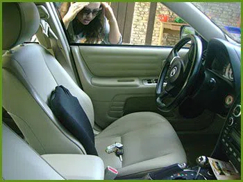 Neighborhood Locksmith Services Johnston, RI 401-424-9804 - 20-keys-locked-in-car