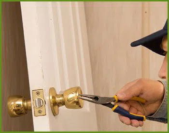 Neighborhood Locksmith Services Johnston, RI 401-424-9804 - 4-fast-locksmith